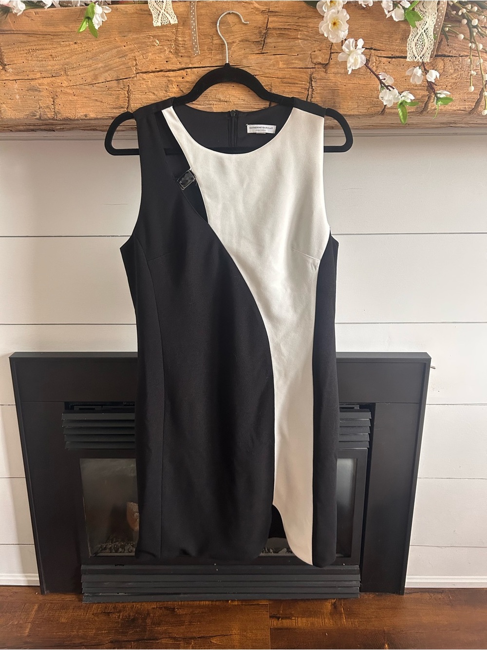 Katherine Barclay Black and White Sleeveless Colorblock Mini Dress